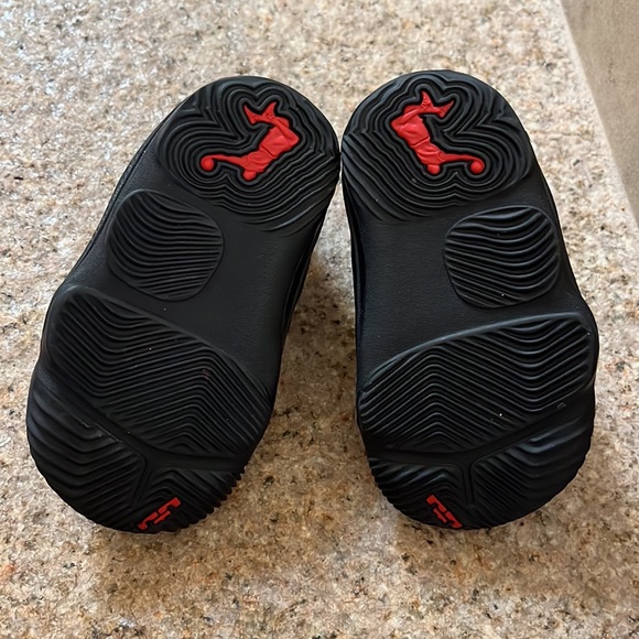 Nike lebron 16 fresh bred - EUC- size 4C - Picture 7 of 15